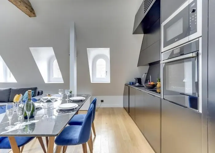 Elegant 2bdr 6p Near Champs Elysees Paris