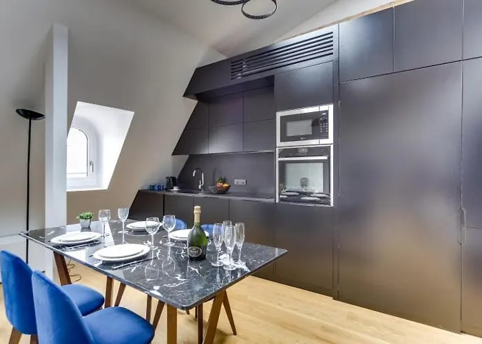 Elegant 2bdr 6p Near Champs Elysees Paris