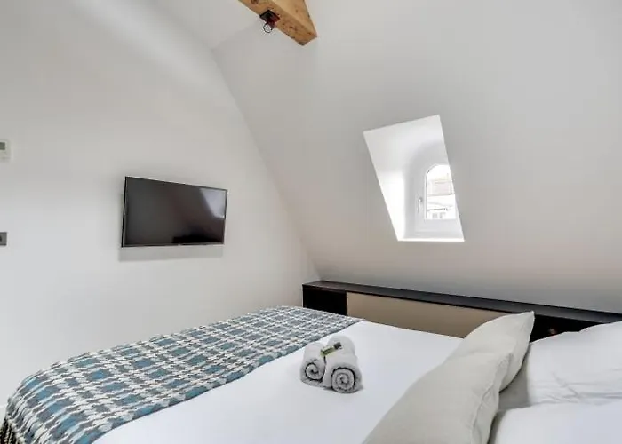 Elegant 2bdr 6p Near Champs Elysees *