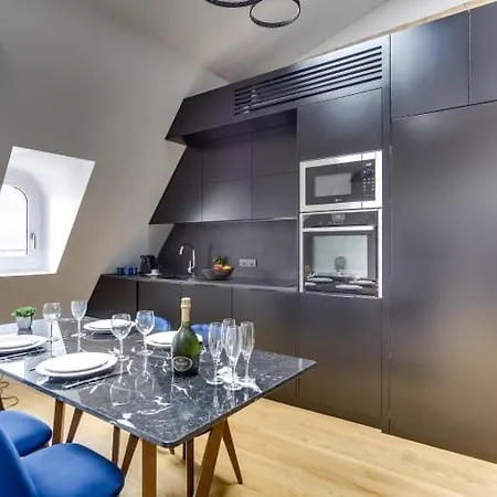 Elegant 2bdr 6p Near Champs Elysees Paris
